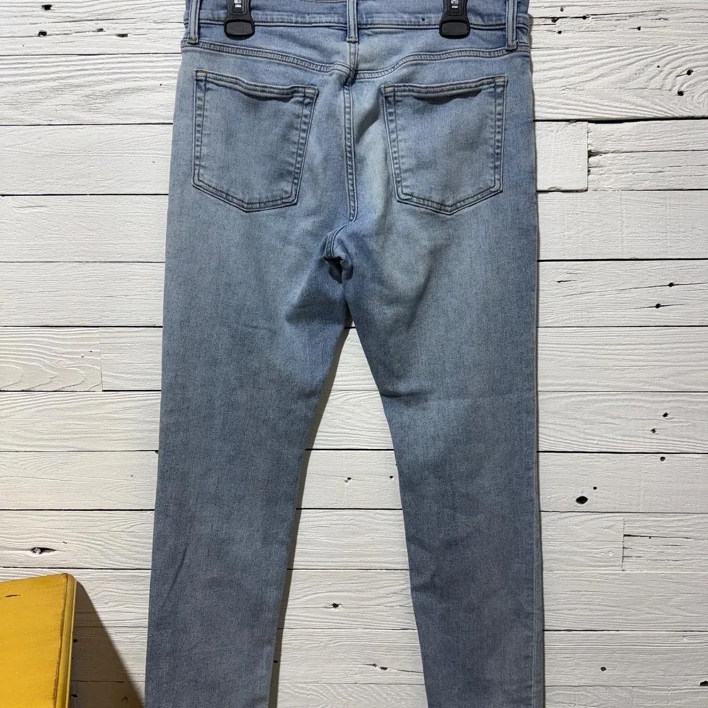 Gap Denim Soft Wear Slim Fit Jeans Mens 32x30 Light Wash Blue Stretch Denim